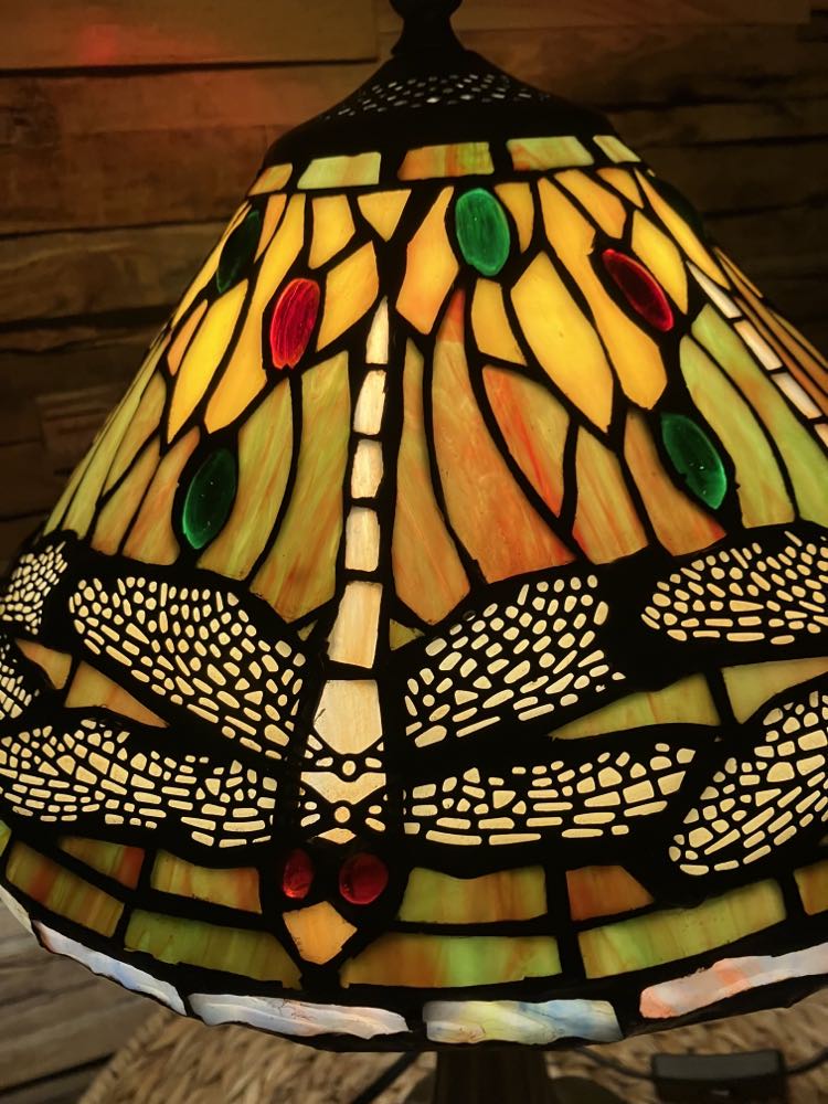 Floor lamp style tiffany dragonfly décor