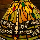 Floor lamp style tiffany dragonfly décor