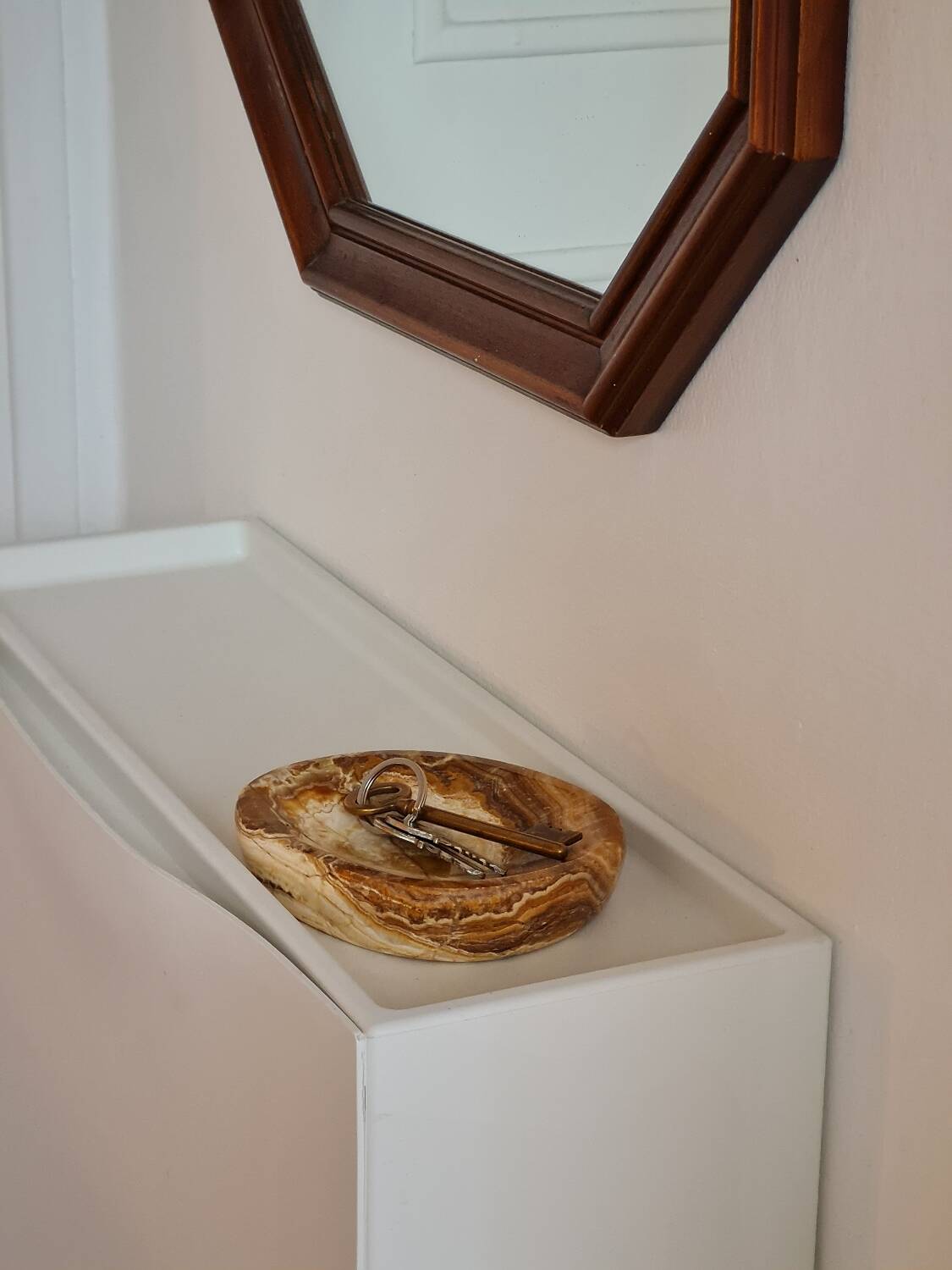 Vintage natural stone pocket emptier