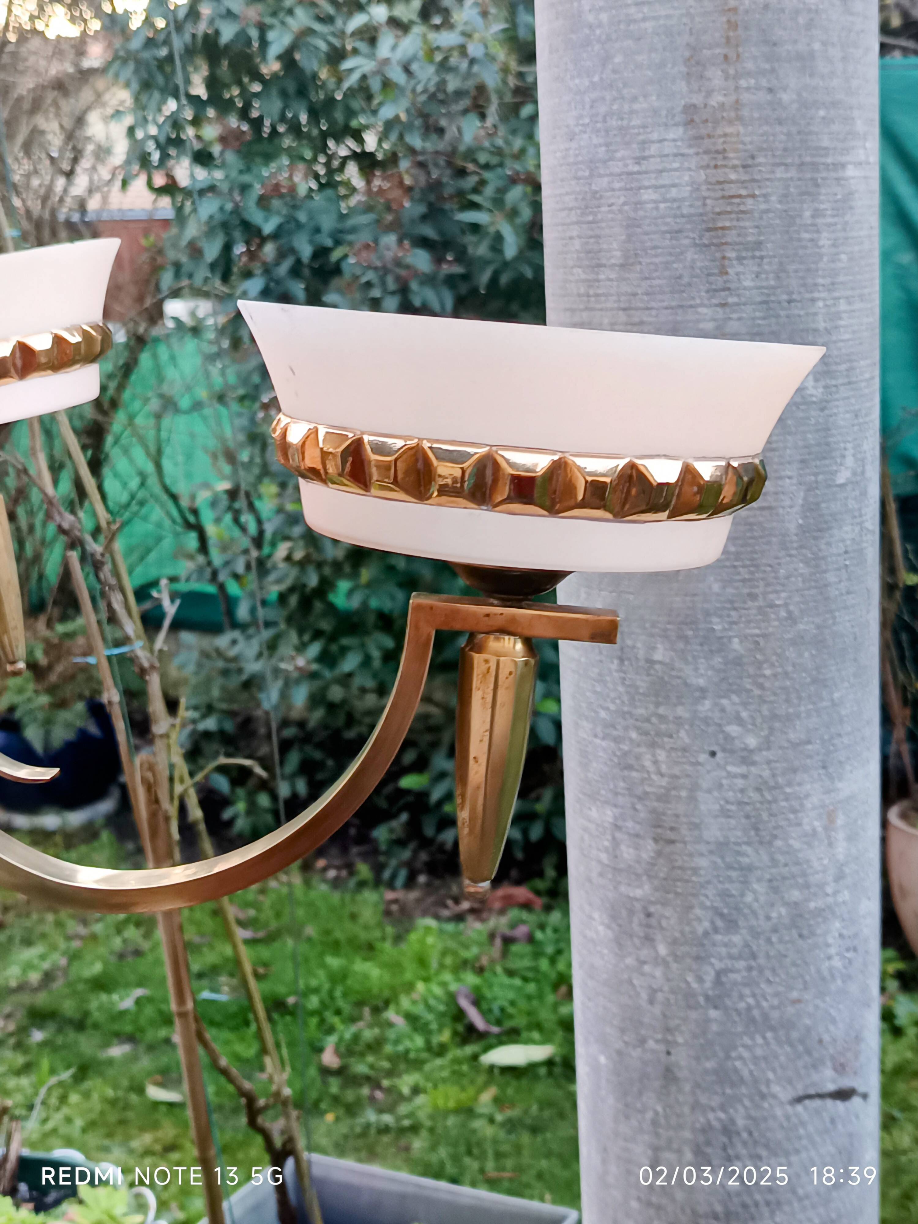 Art Deco chandelier with 4 lights in bronze and opaline.