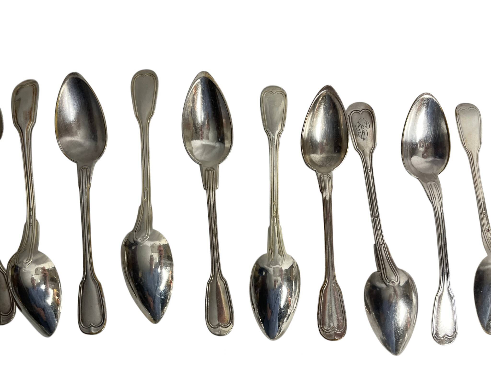 Important lot of 118 pieces of silver-plated metal cutlery by Ercuis, Christofle 20th century.