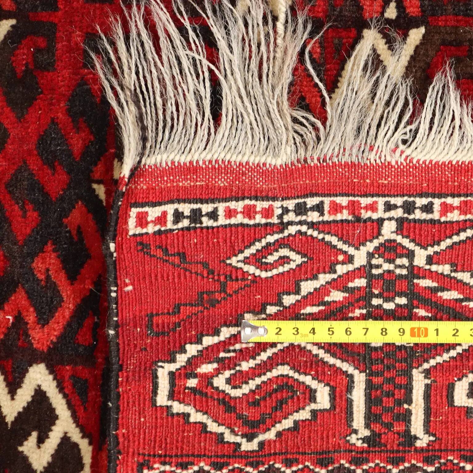 Antique Boukhara carpet in wool, fine knot, Turkmenistan 102 x 71 in.