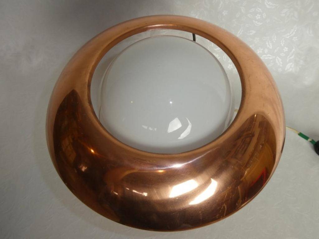 Lampe de table OVNI