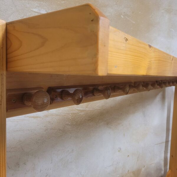 Vestiaire banc d'école maternelle