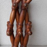 Extendable wooden coat rack