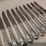 12 couteaux de table en métal argenté orfèvre Christofle Marly