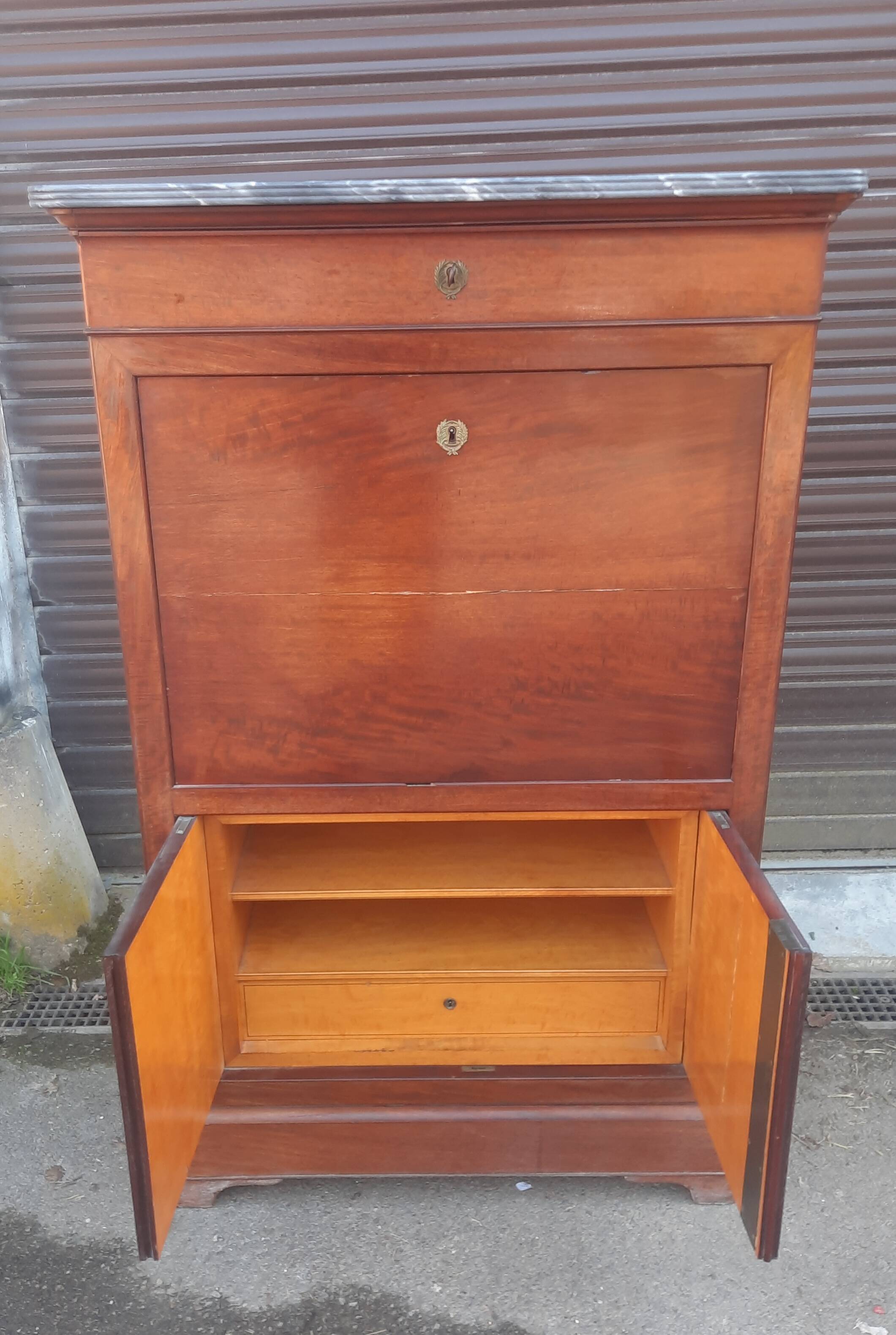 Secretary in veneer from the nineteenth century