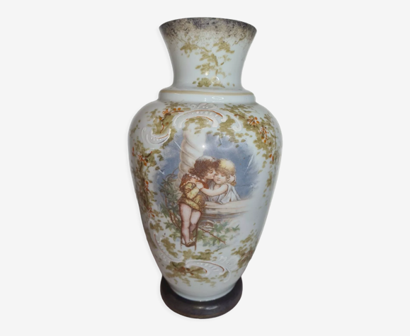 Vase en opaline
