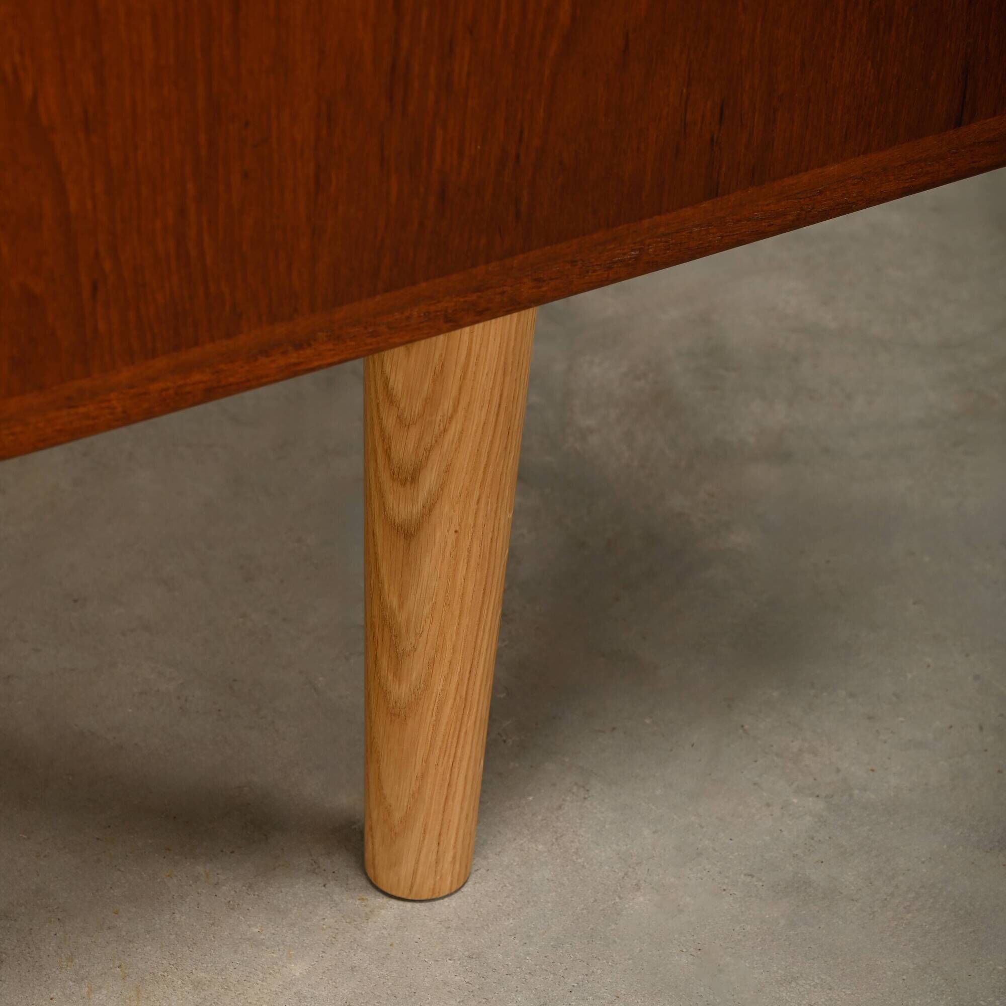Børge Mogensen Cabinet or small Sideboard in teak and oak, Søborg Møbler
