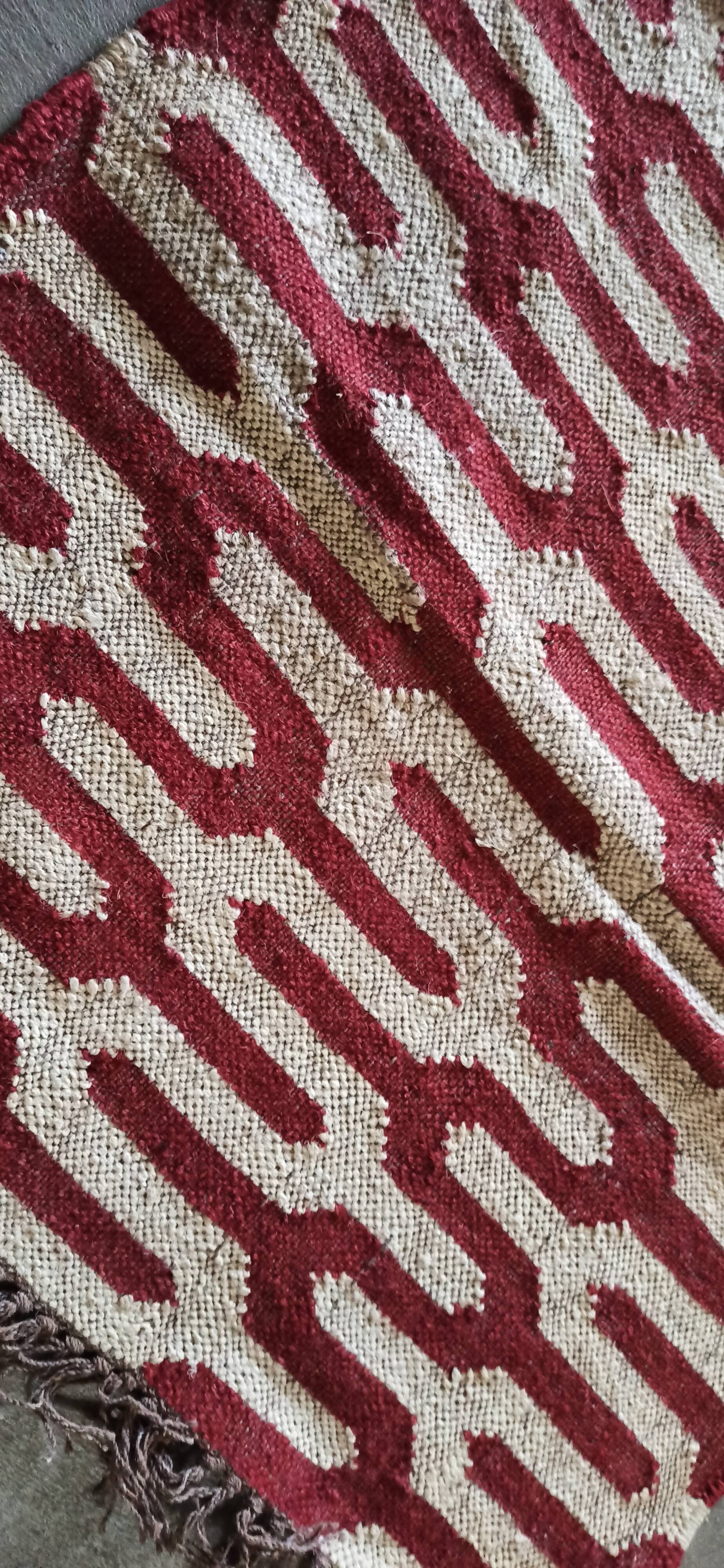 Kilim carpet in burlap and cotton. 76cm x 300cm