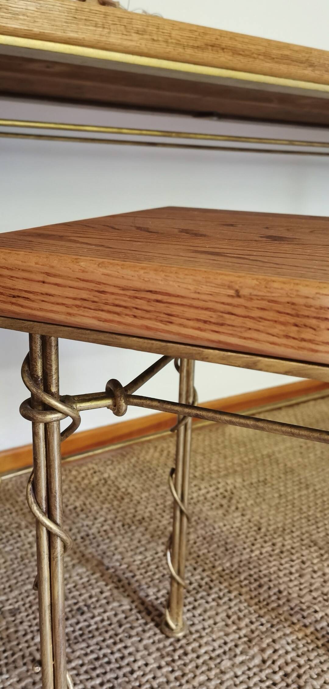 Wrought iron side table with ivy imitation