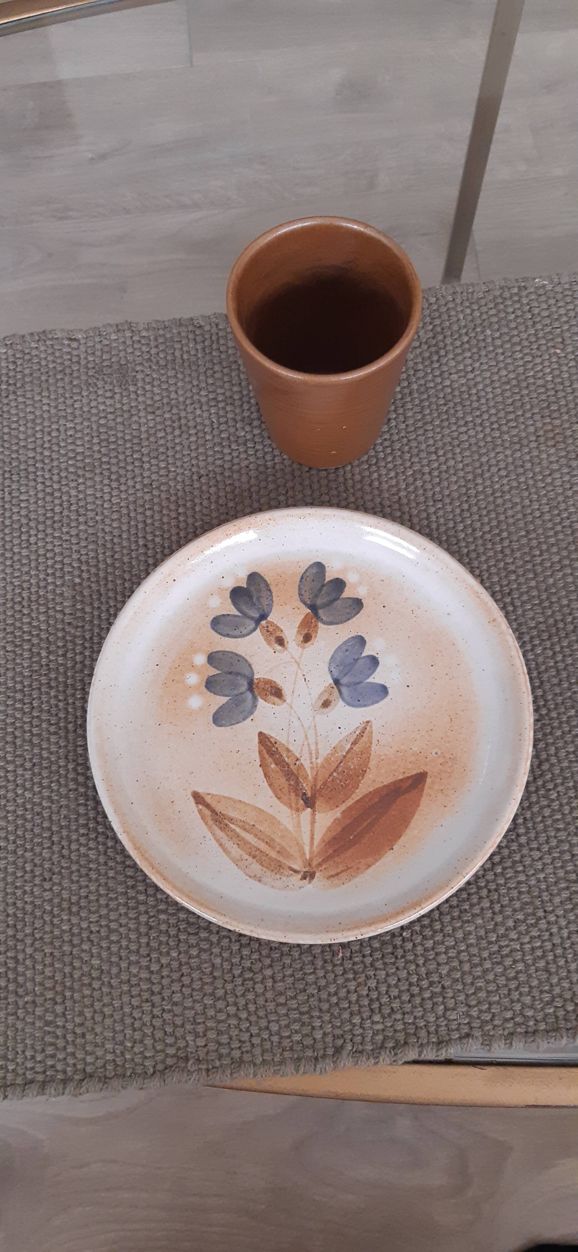 Plate and stoneware glass