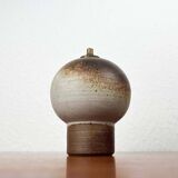 Mid-century modern ceramic oil lamp by Danish studio Aage Würtz, 1956.