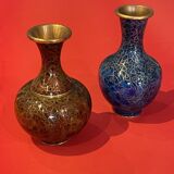 2 vases with floral decoration