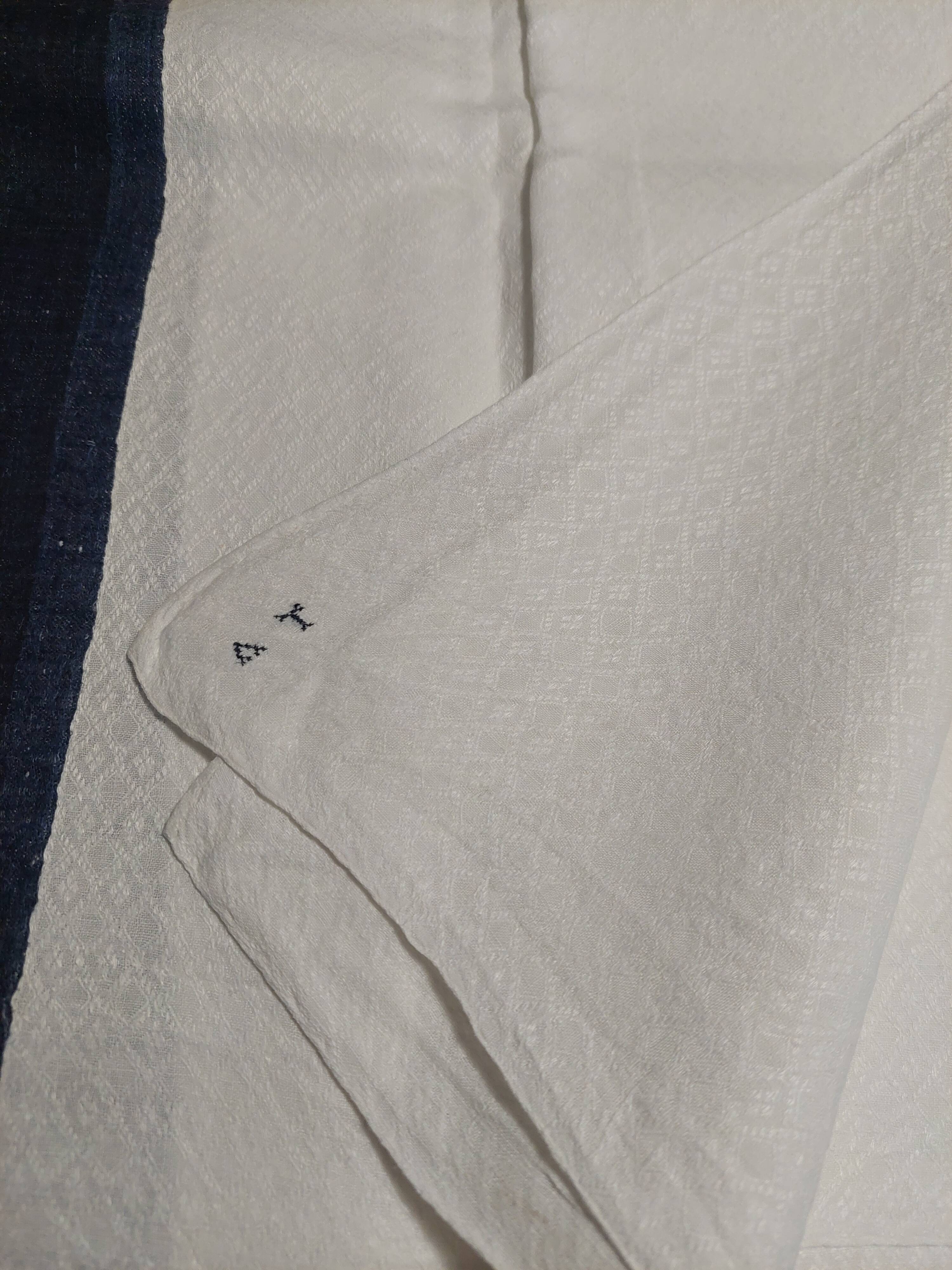 Nappe ancienne fil damassé