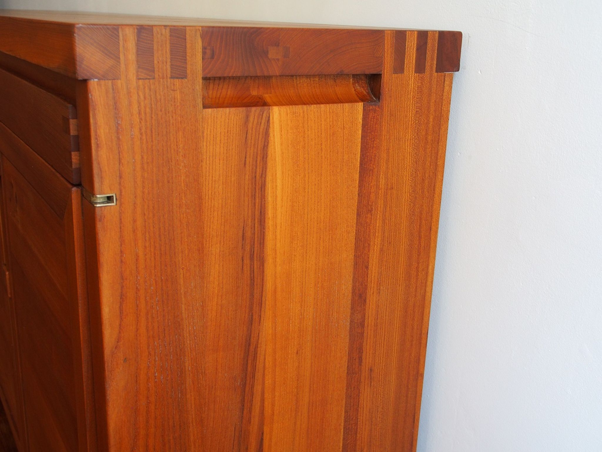Sideboard R 13 Pierre Chapo