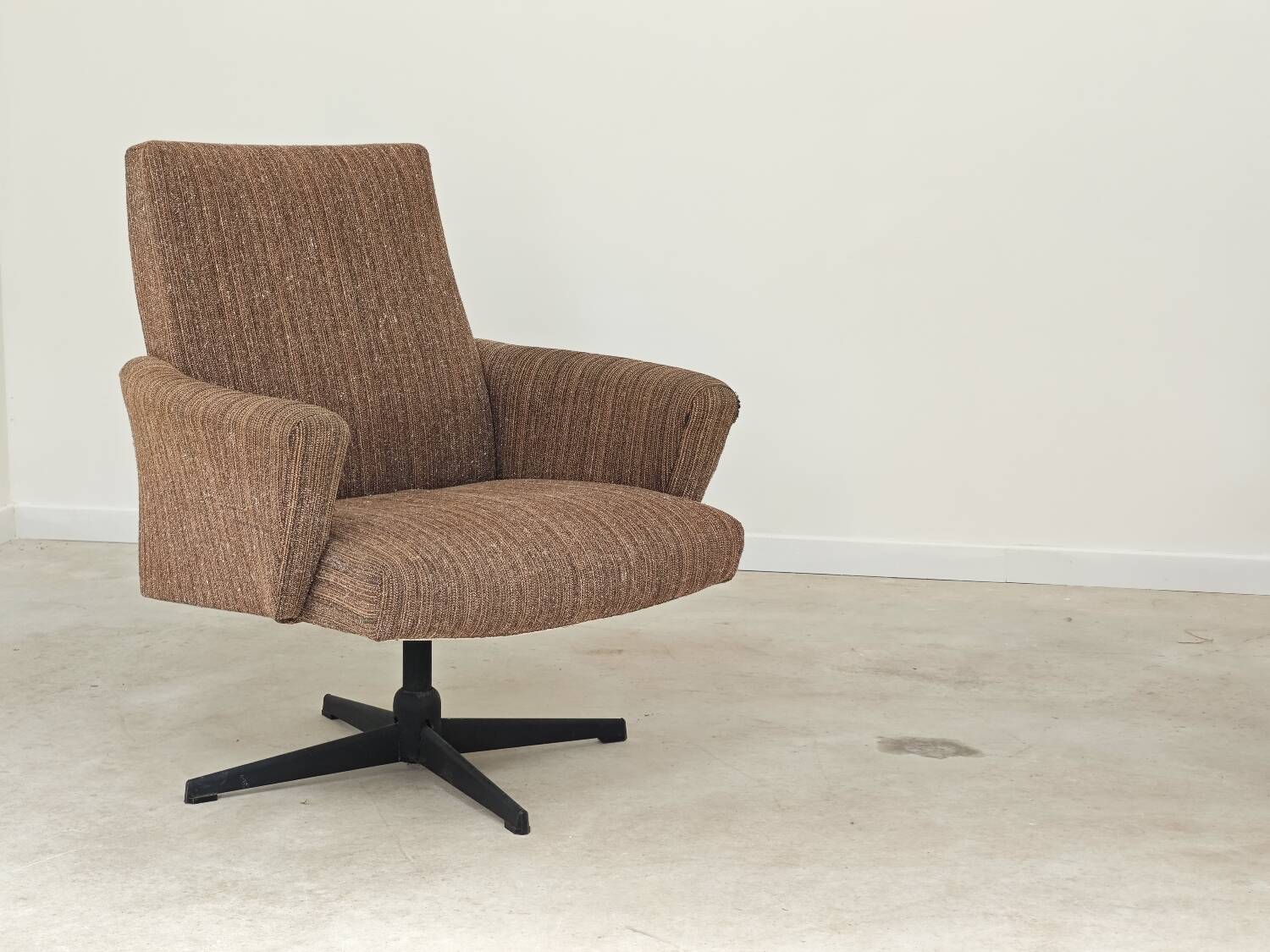 Paire de fauteuils pivotant Tchécoslovaquie 1960