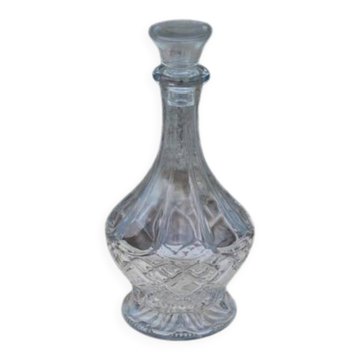 Élégante carafe en verre ciselé – style classique et raffiné
