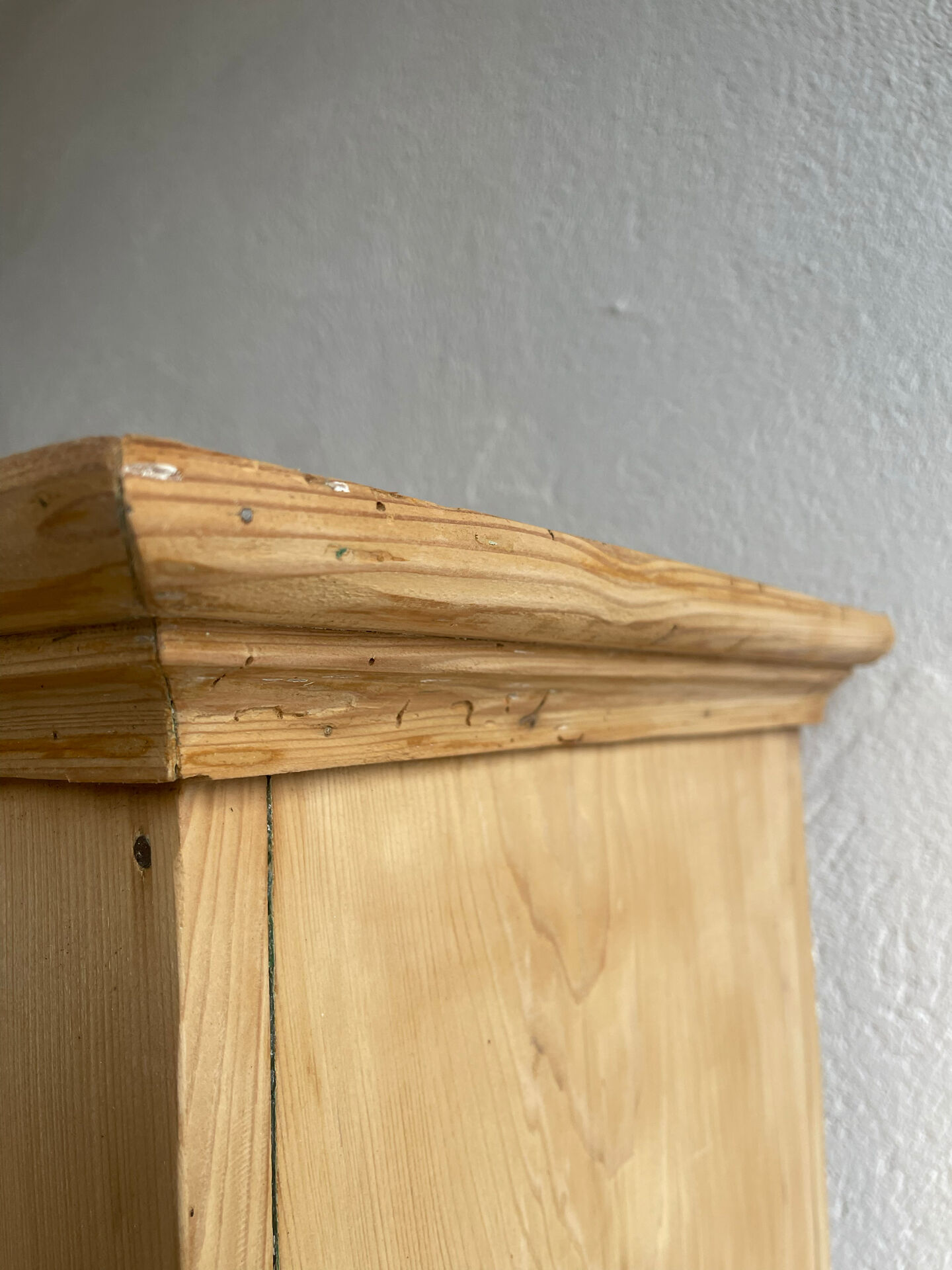 Hat cabinet