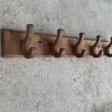 Wooden wall-mounted coat rack with 5 hooks