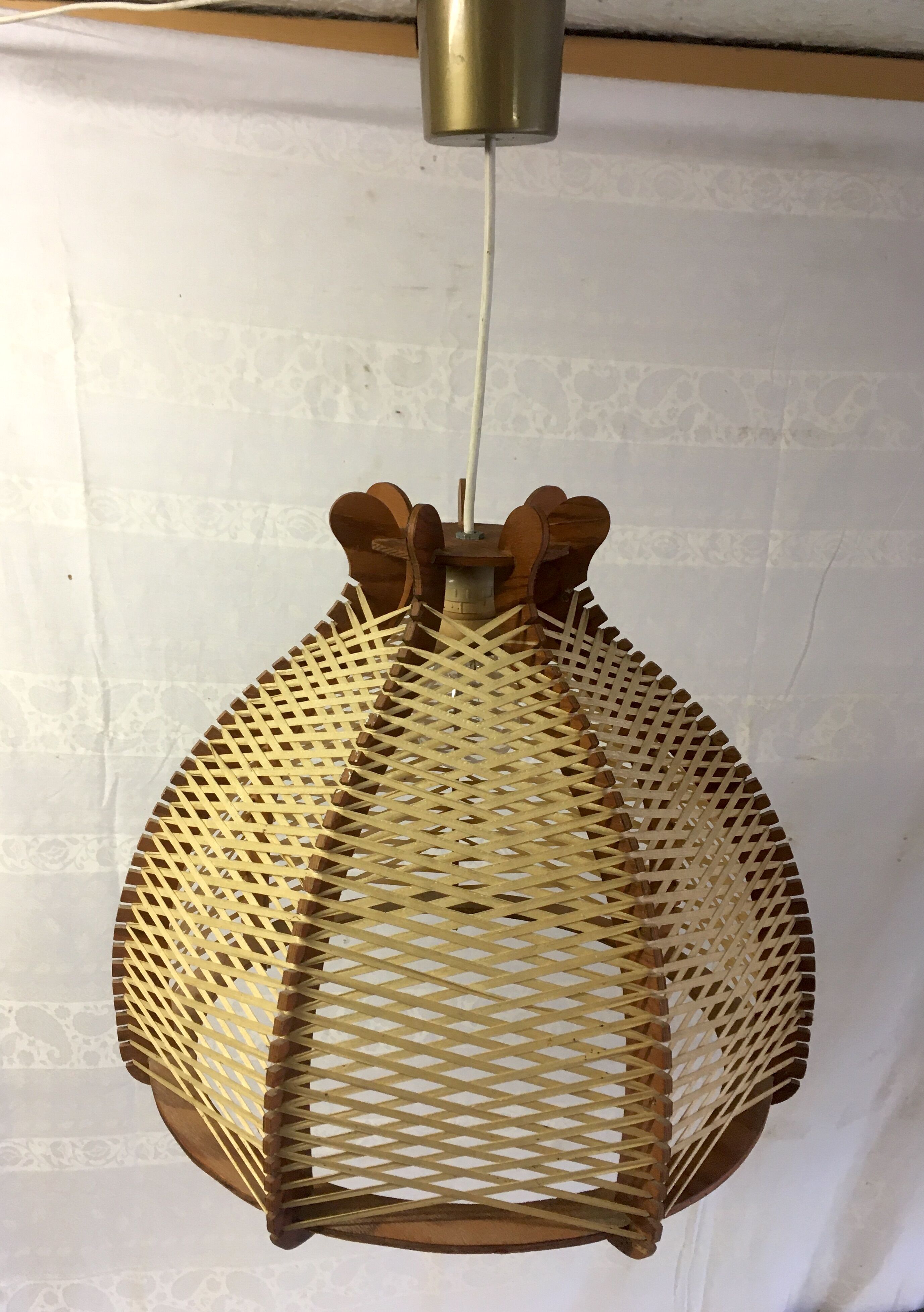 Scandinavian style suspension wood and yarn - 60s