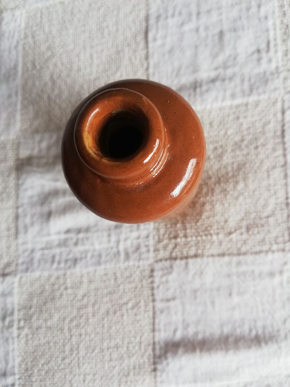 Small brown ceramic stoneware soliflore vase