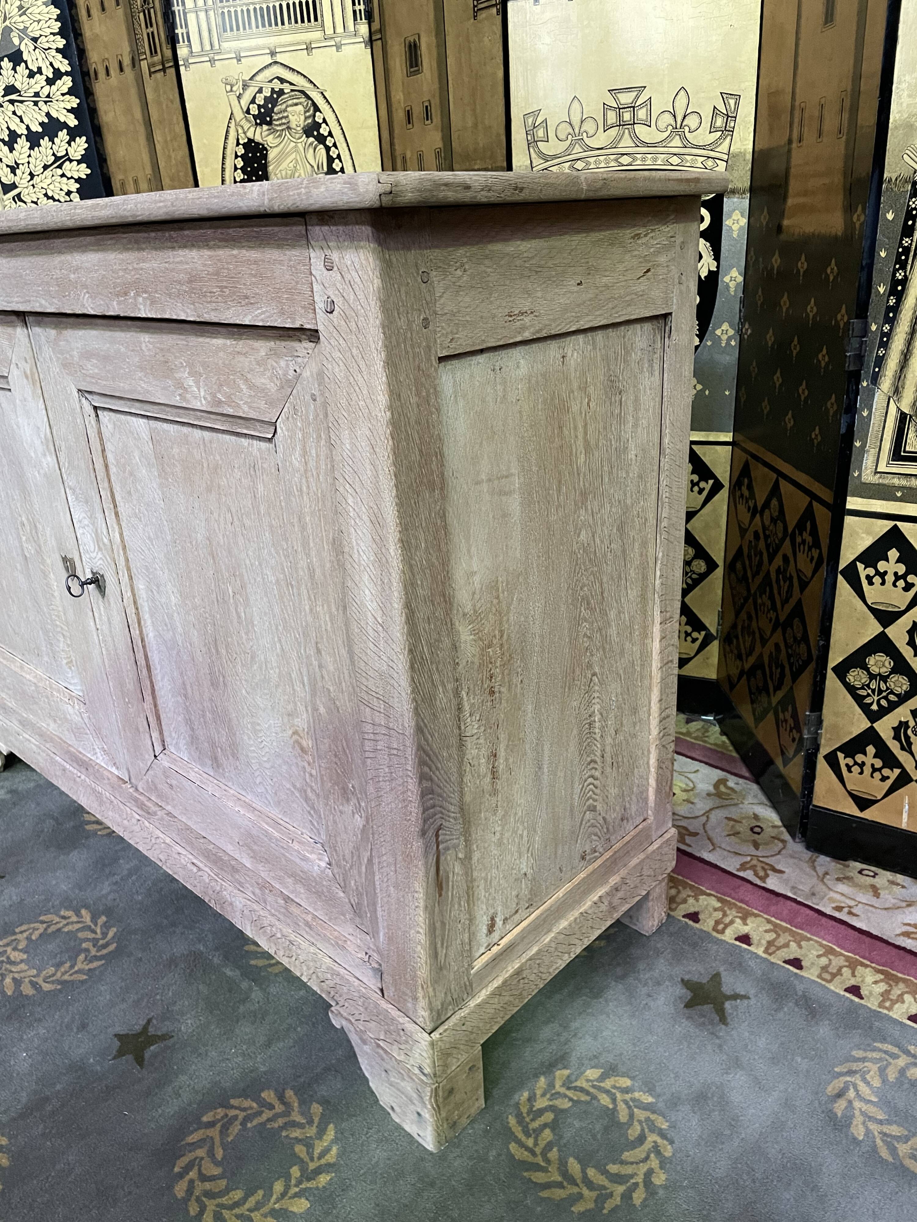Low buffet in solid oak Louis Philippe aero gummed 19th