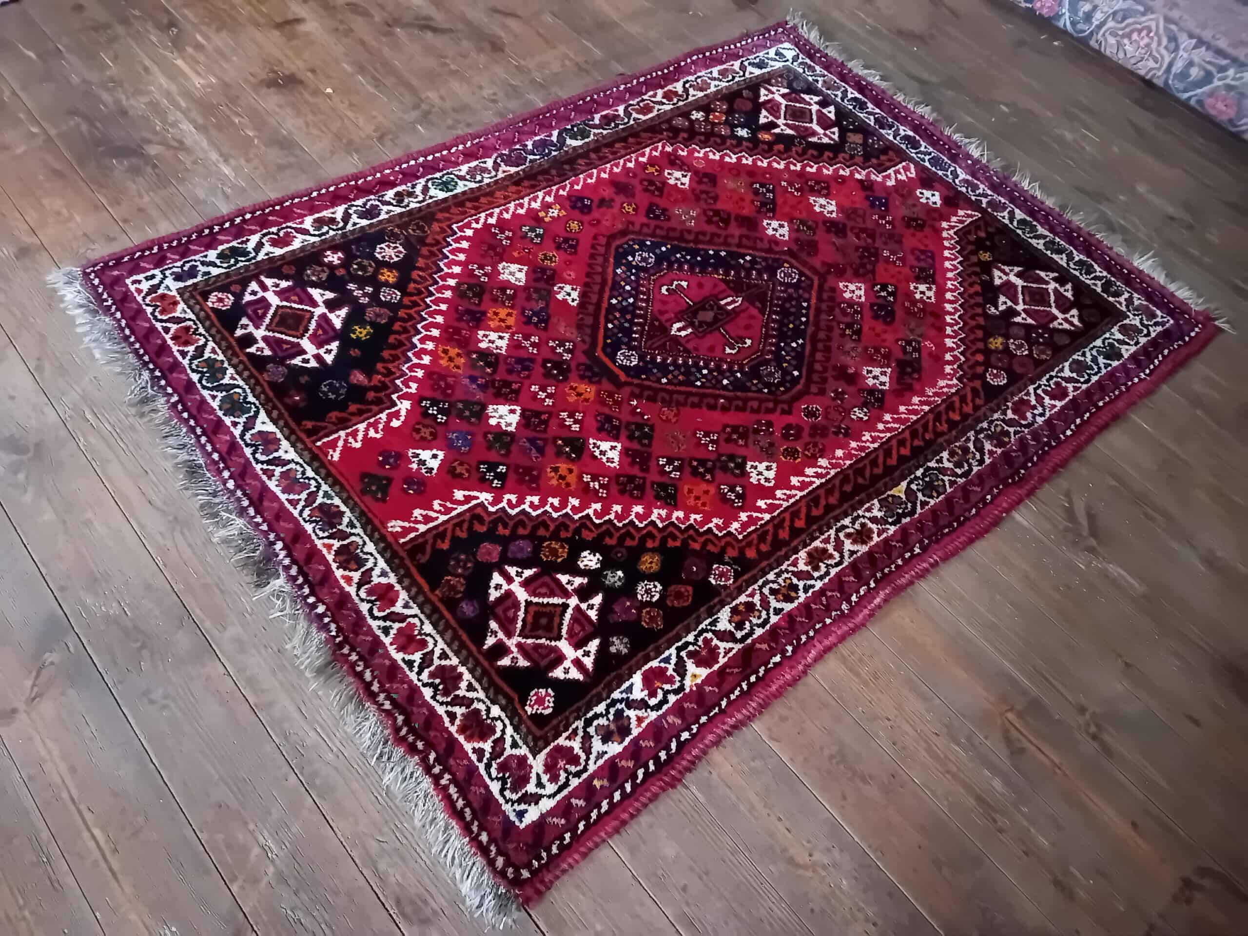 Handmade Persian Qashqai Rug 156x115cm