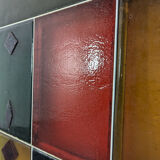 Panels made of thick colored glass slabs from Saint Gobain