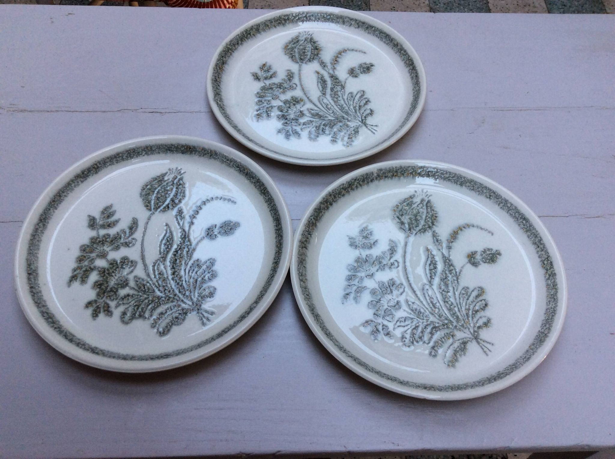 3 dinner plates