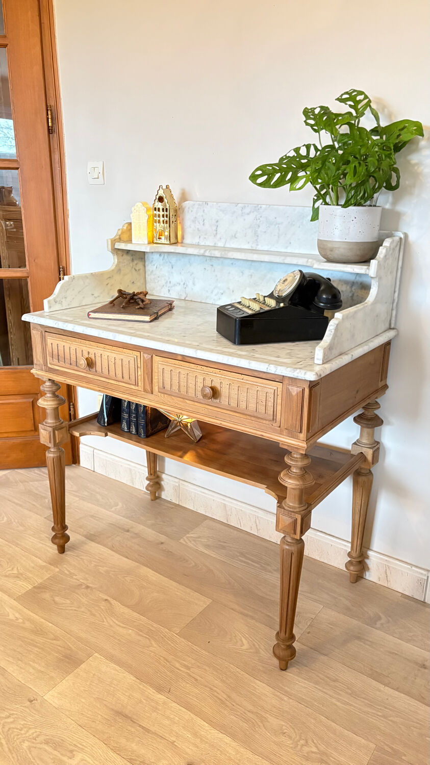 Console or dressing table in solid oak.