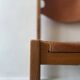 Chaise en bois d'orme et cuir camel Maison Regain, design France