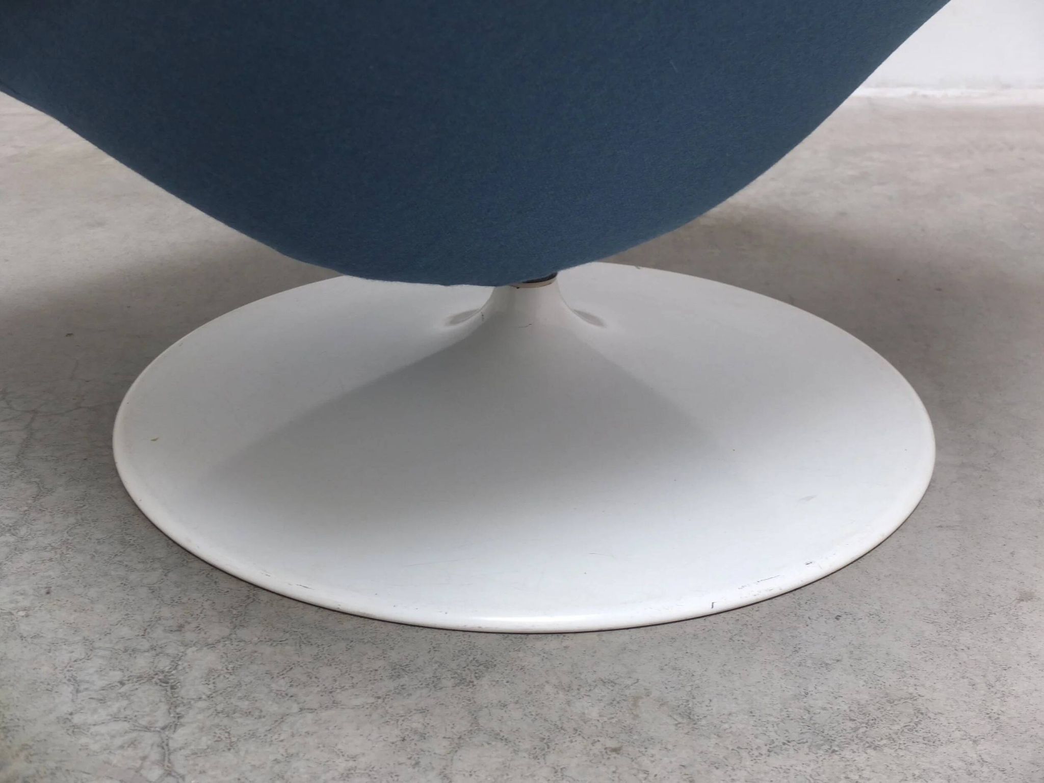Iconic 'F518' lounge chair by Geoffrey Harcourt for Artifort, 1970s
