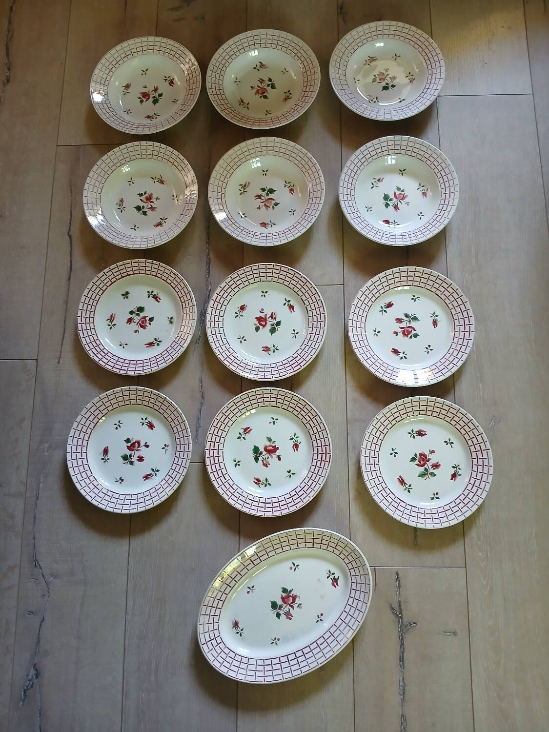 12 plates + 1 Digoin and Sarreguemines dish