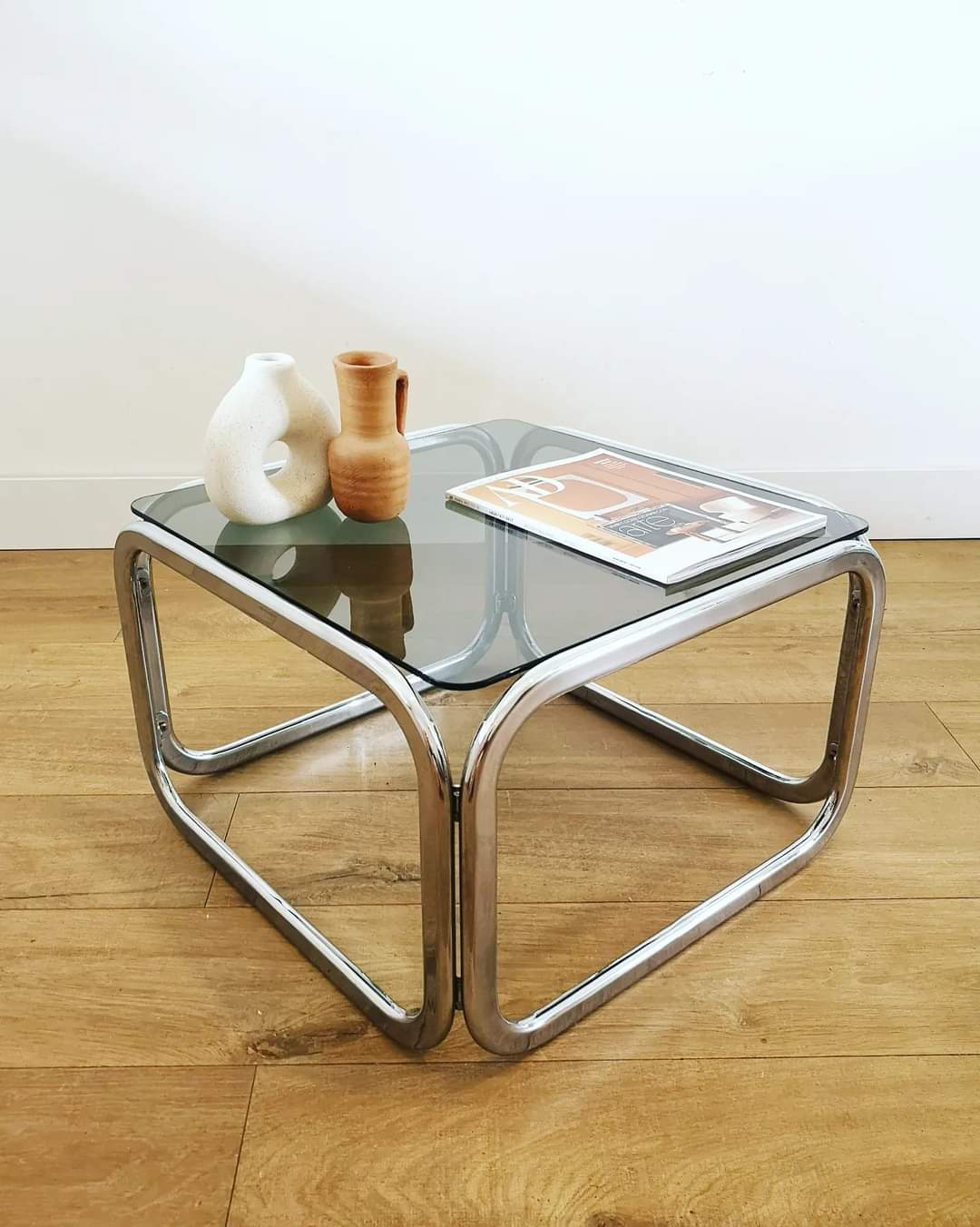 70 sofa end in smoked glass and aluminum base