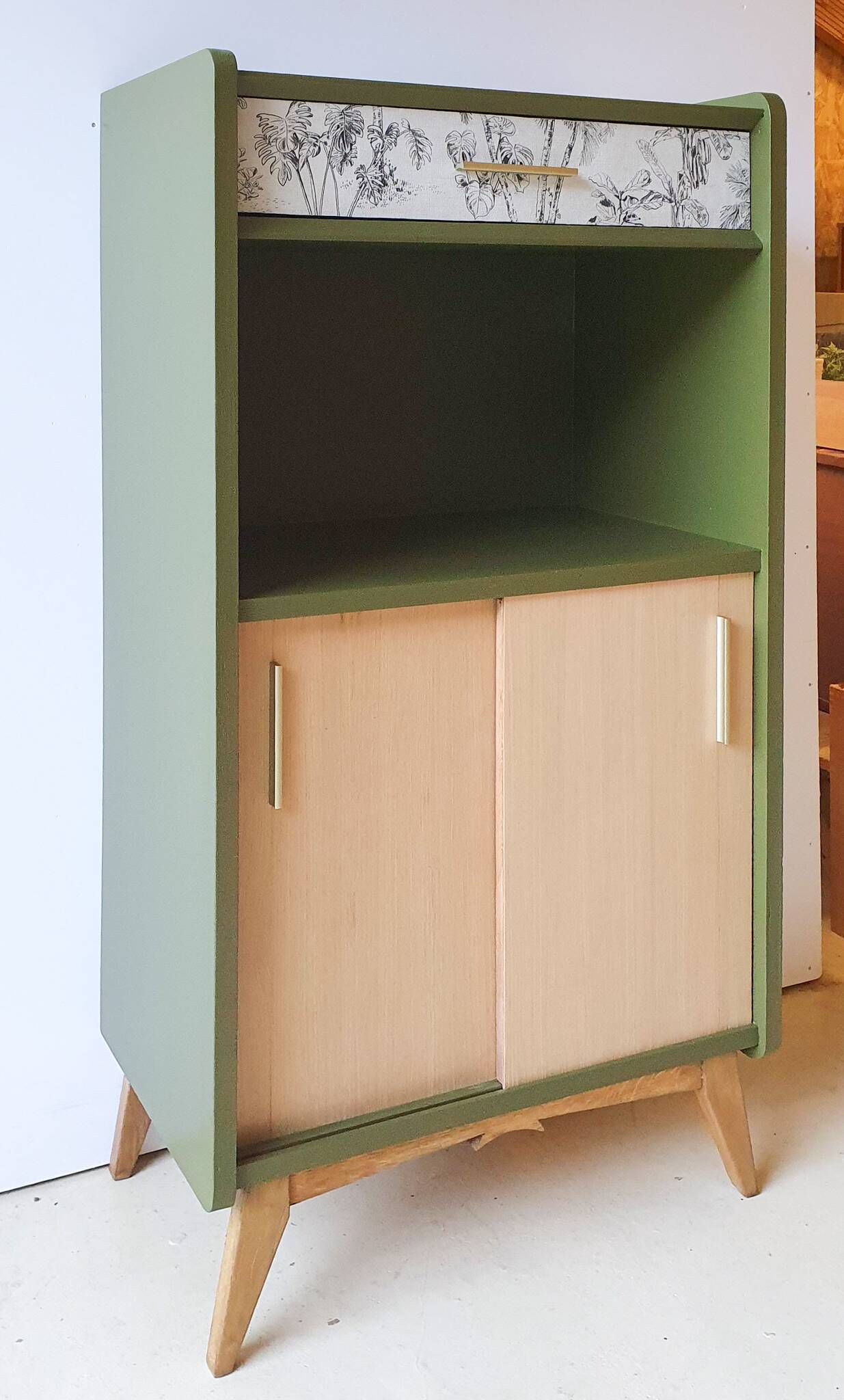 Small secretary buffet