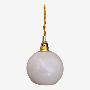 Suspension globe vintage en opaline blanche