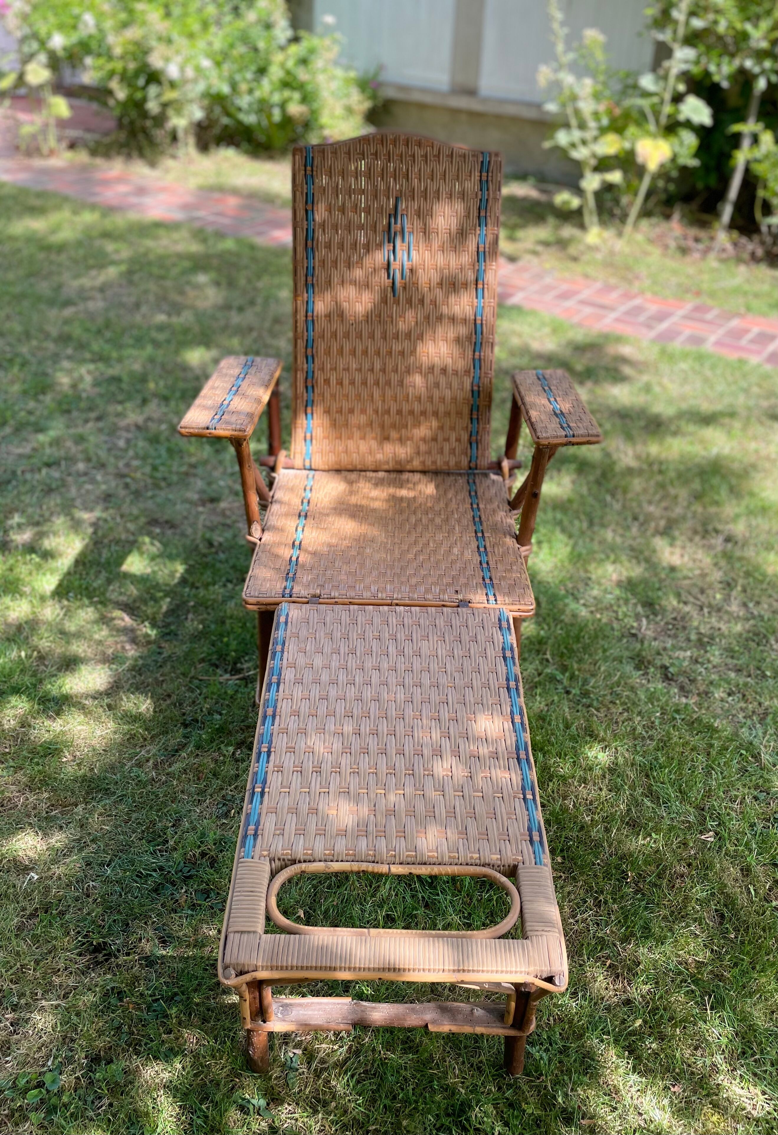 Antique wicker and hazel chaise longue