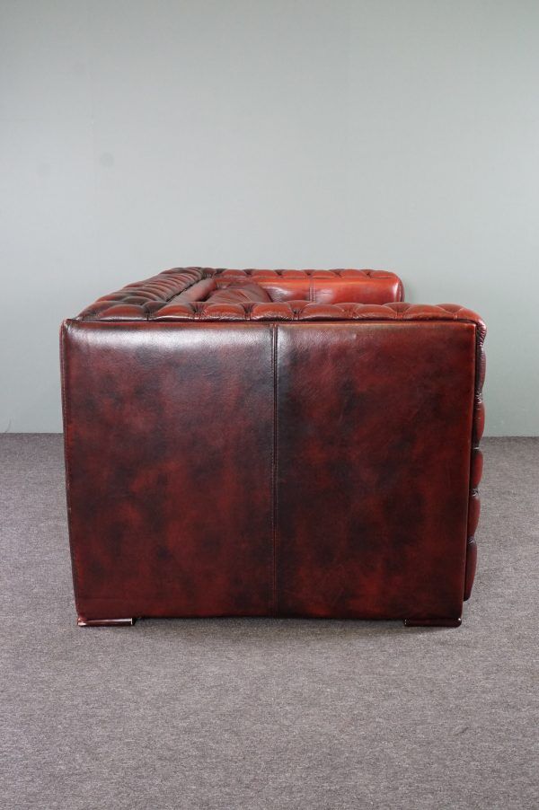 Chesterfield sofa in red cowhide leather, 2.5 seats