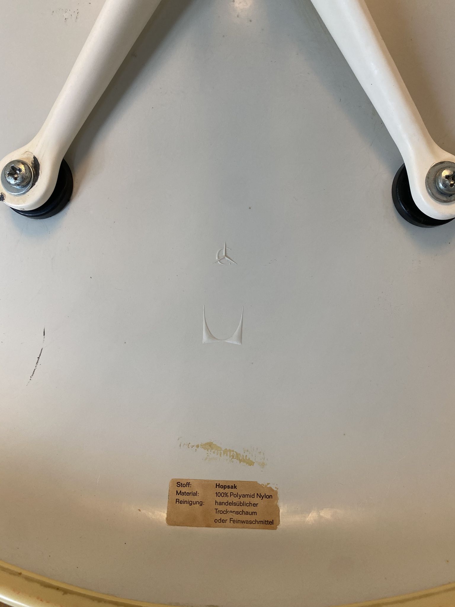 DAF Georges Nelson chair for Herman Miller. Foot la Fonda.