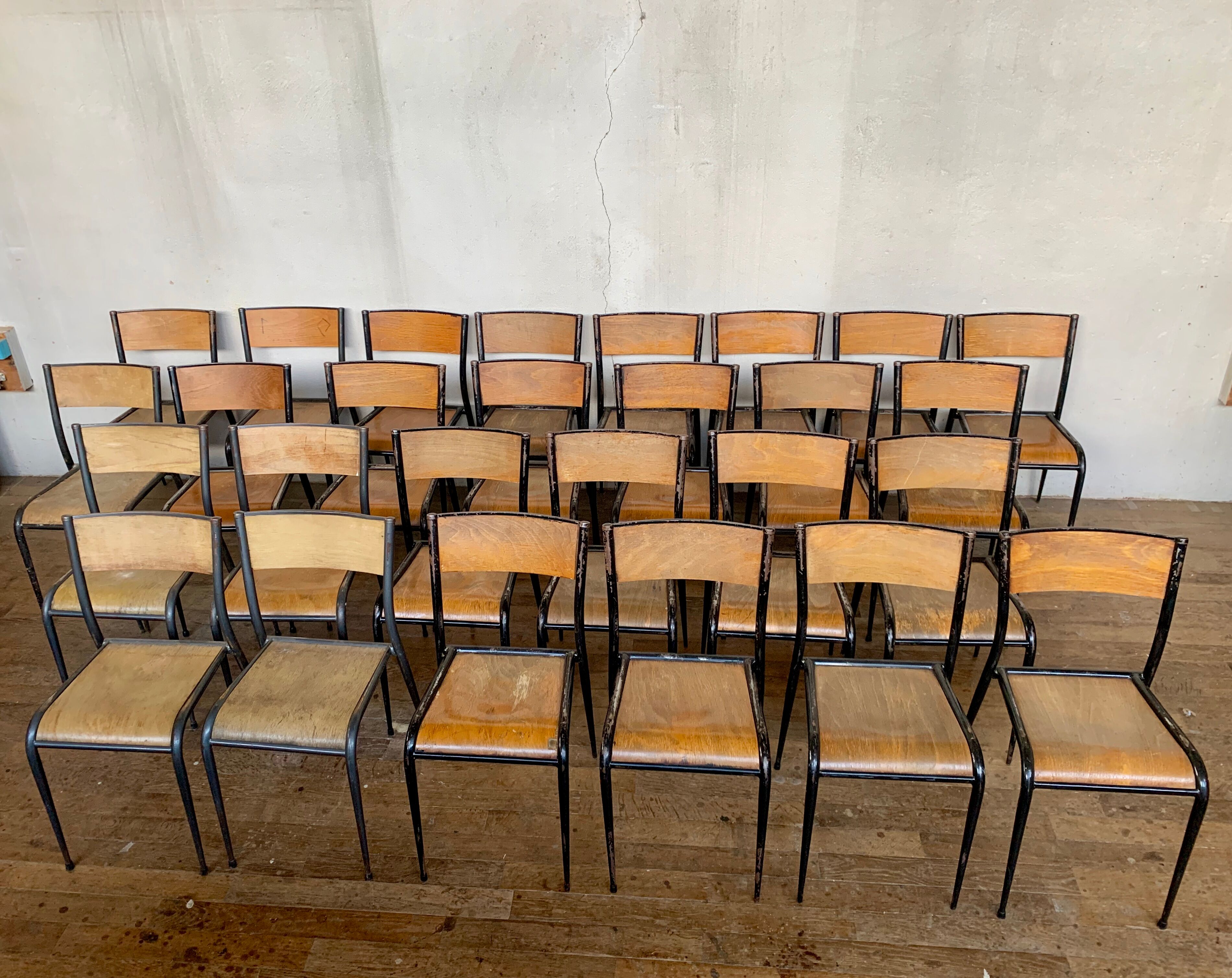 Serie set of 27 school chaises mullca 510 pieds fuseau vintage 1960