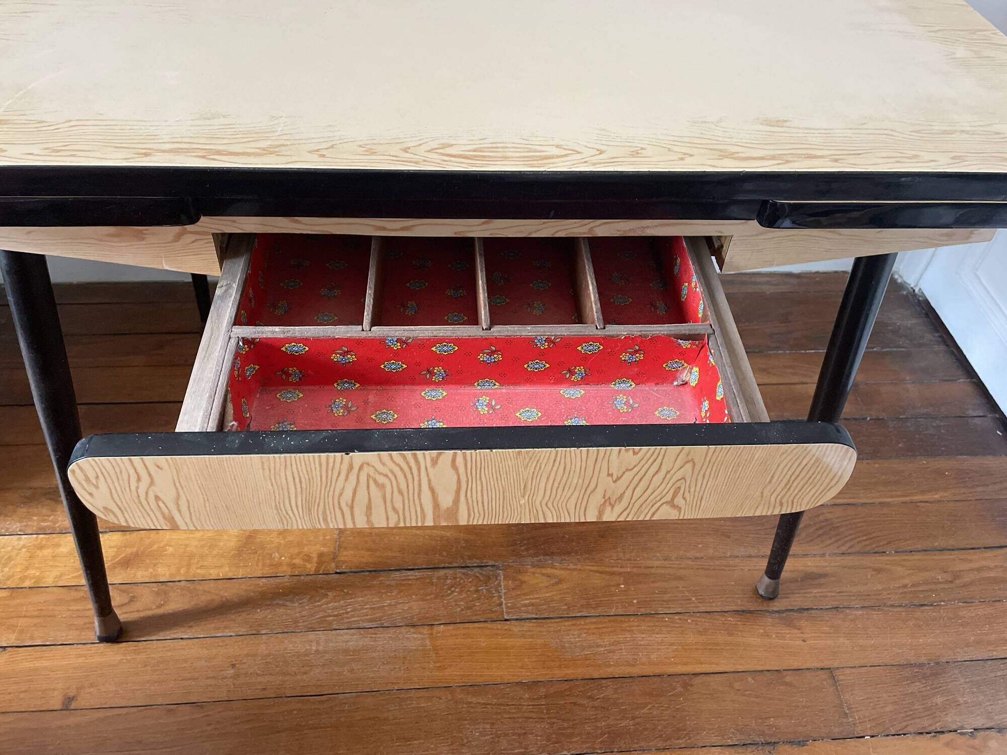Table in Formica