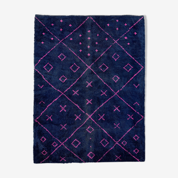 Tapis marocain moderne bleu foncé