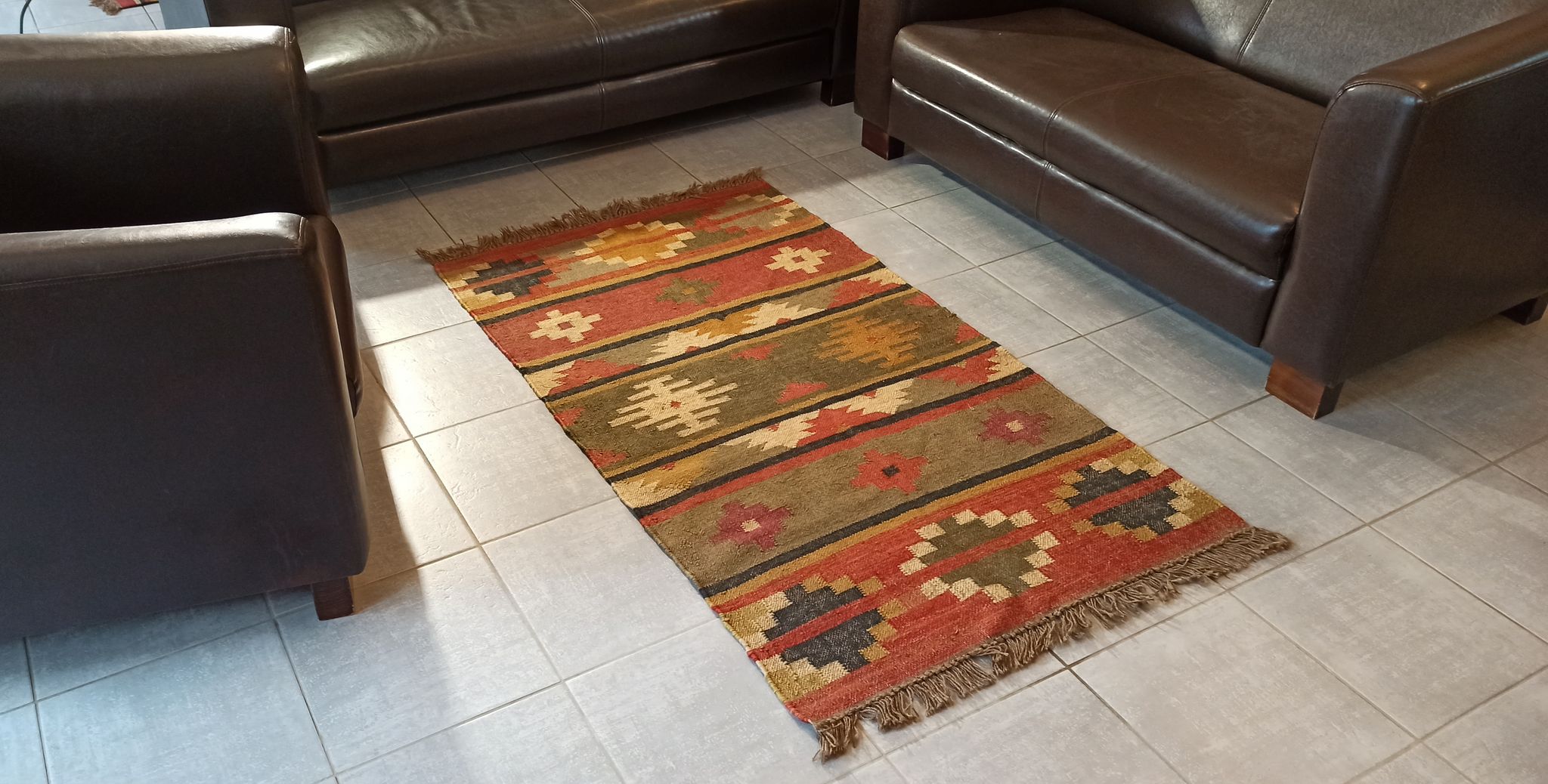 Tapis kilim en coton et toile de jute 90cm x 160cm