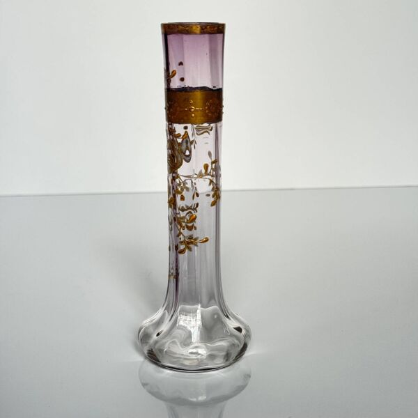 Soliflore ancien en verre teinté violet   ruban/nœud et fleurs