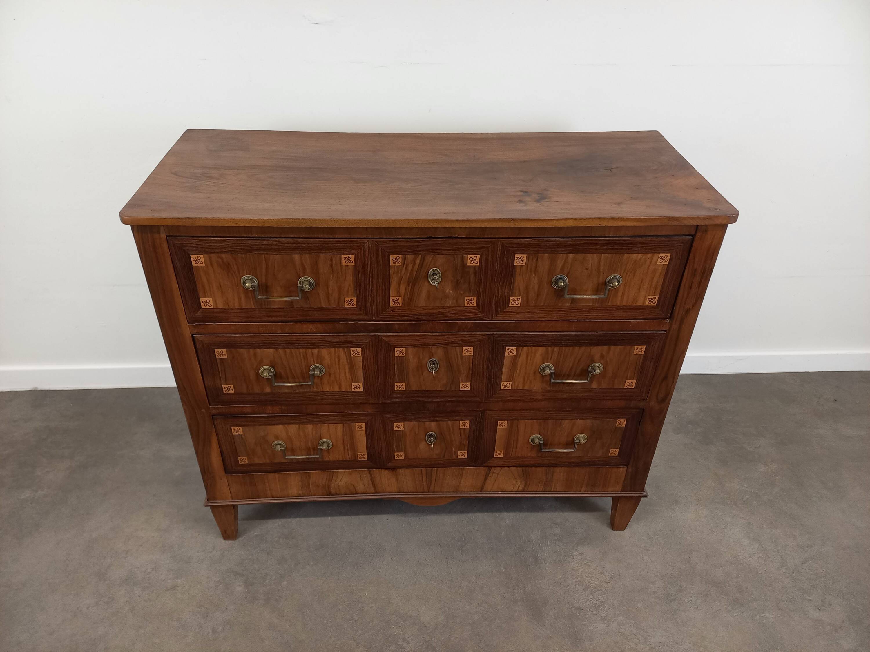 Commode de style Louis XVI