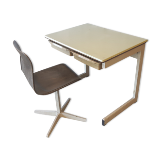 Bureau et chaise enfant Thur op Hollande