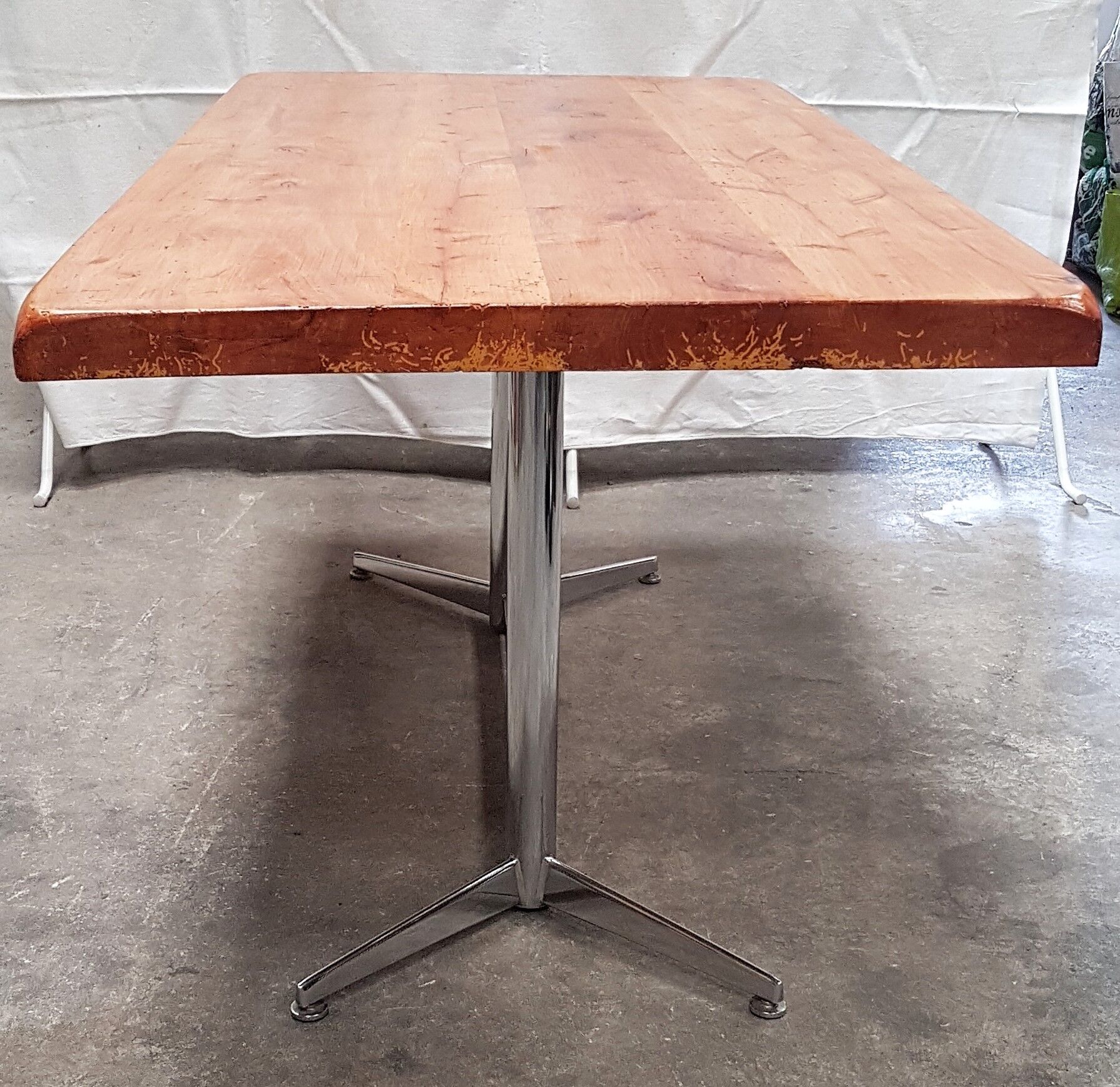 Ancienne table en chêne et inox vintage