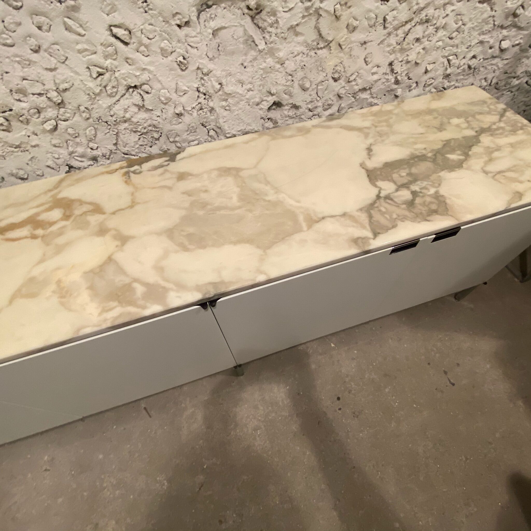 Sideboard bu Florence Knoll white and marble calacatta orro