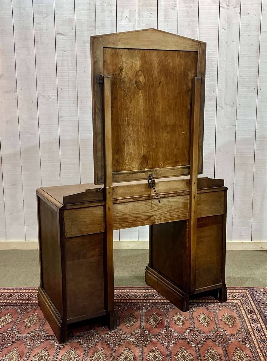 English mahogany dressing table from the early 20th century